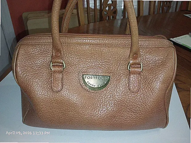 Perry Ellis Portfolio Barrel Style Leather Purse Ink Stain Inside See Photos